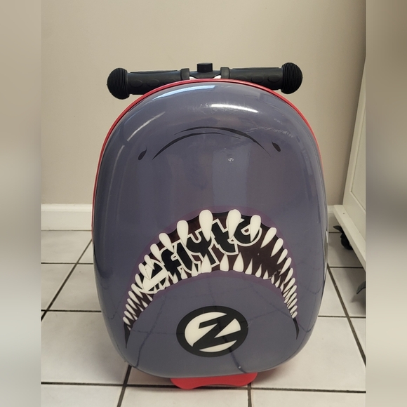 Kids Ride-On Suitcase - Picture 1 of 5